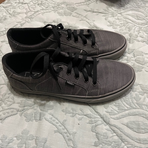 Men’s Vans, size 9.5 - Picture 2 of 3